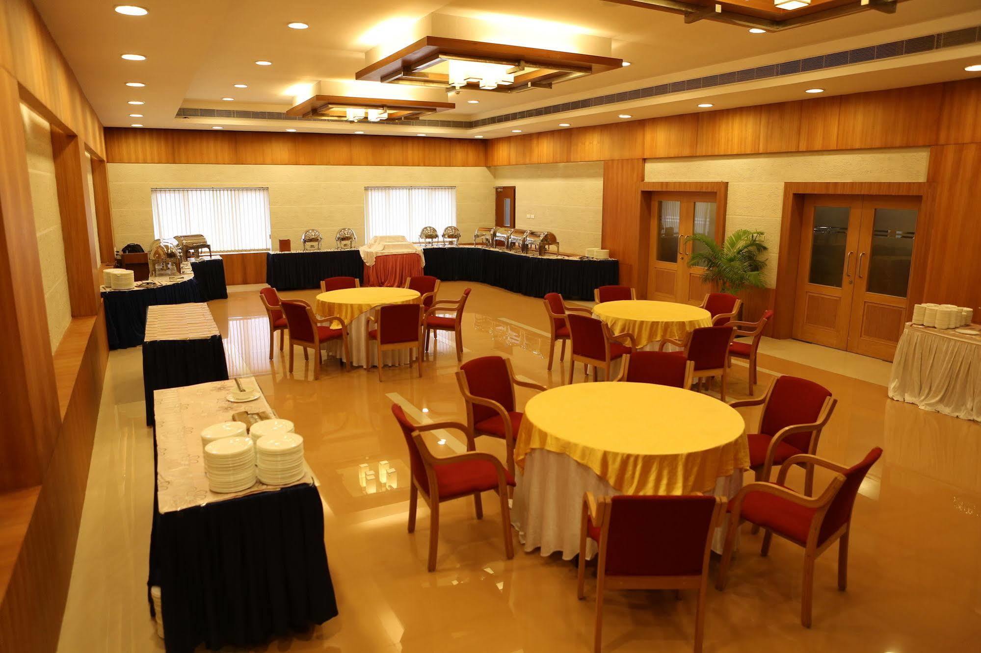Hotel Airlink Castle Nedumbassery Dış mekan fotoğraf
