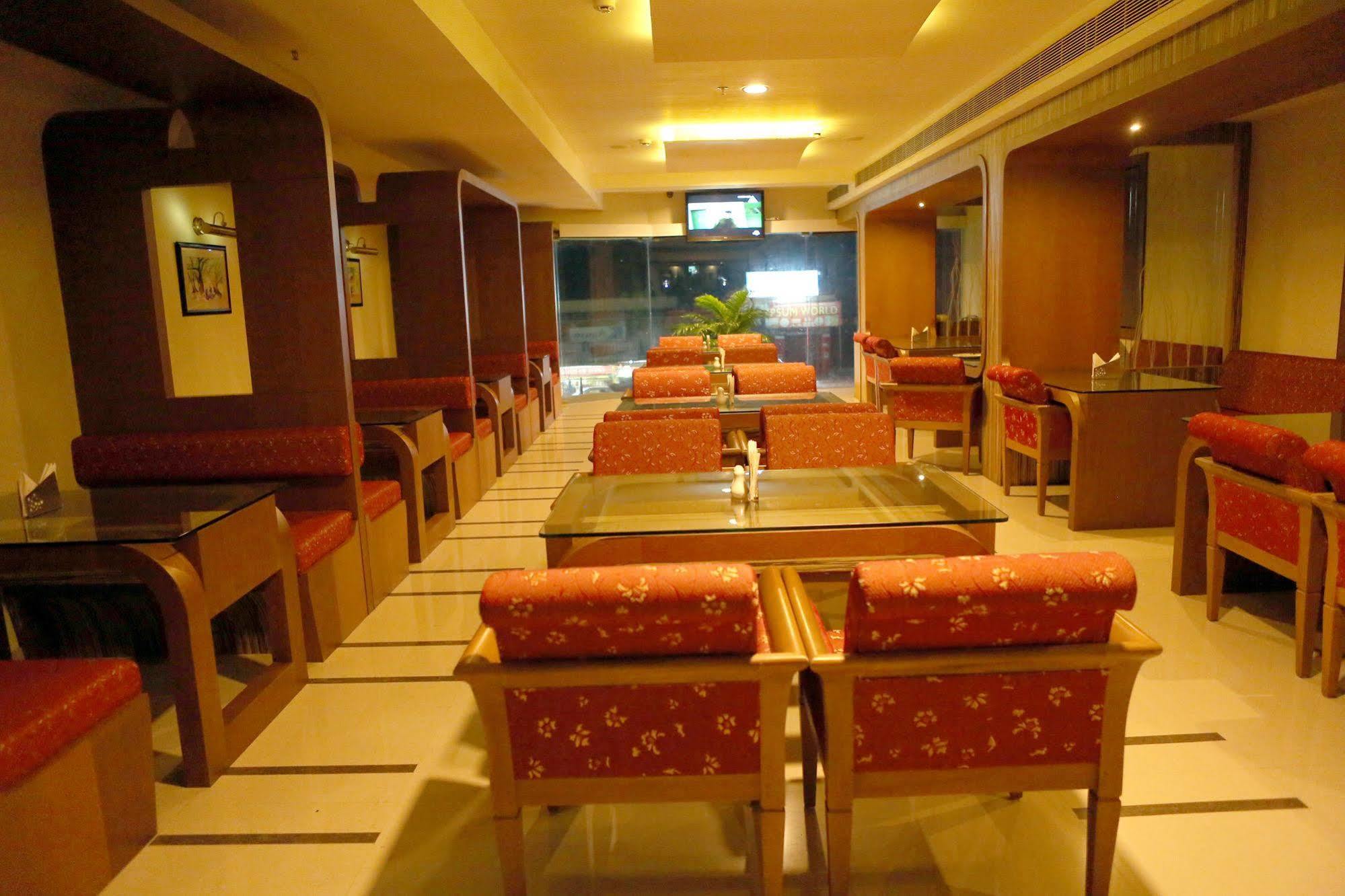 Hotel Airlink Castle Nedumbassery Dış mekan fotoğraf