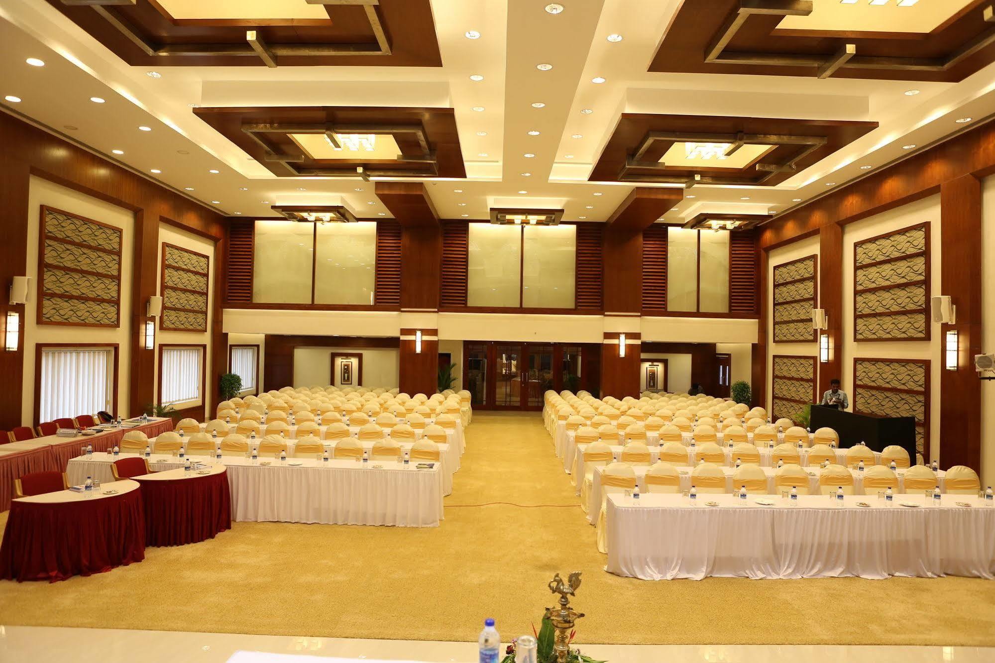 Hotel Airlink Castle Nedumbassery Dış mekan fotoğraf